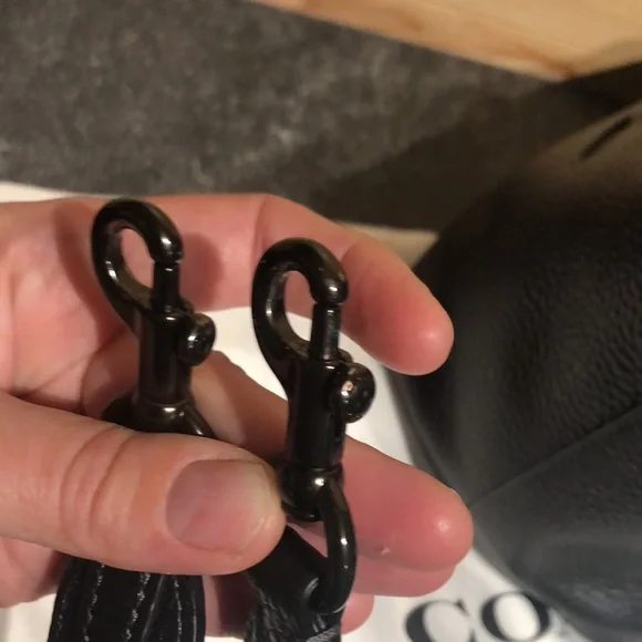 🛑SOLD🛑🖤Coach Black Turnlock Cara Satchel! - Picture 8 of 14